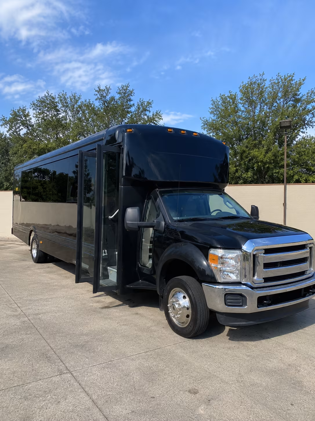hattiesburg 20 passenger party bus